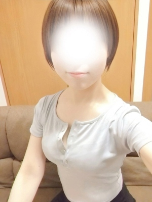 須崎まゆ